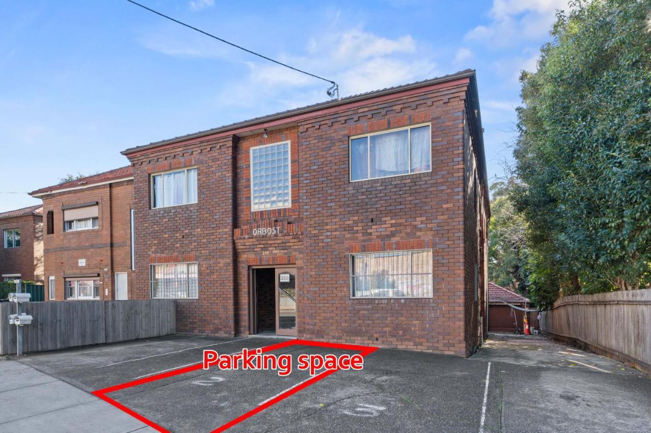 Burwood New 2 Bedroom 2 Bathroom Apartment シドニー エクステリア 写真