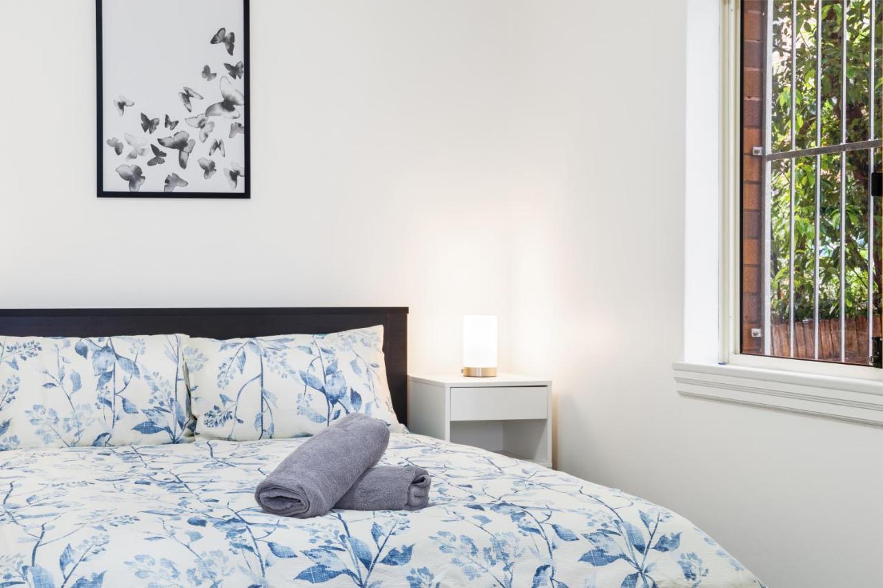 Burwood New 2 Bedroom 2 Bathroom Apartment シドニー エクステリア 写真