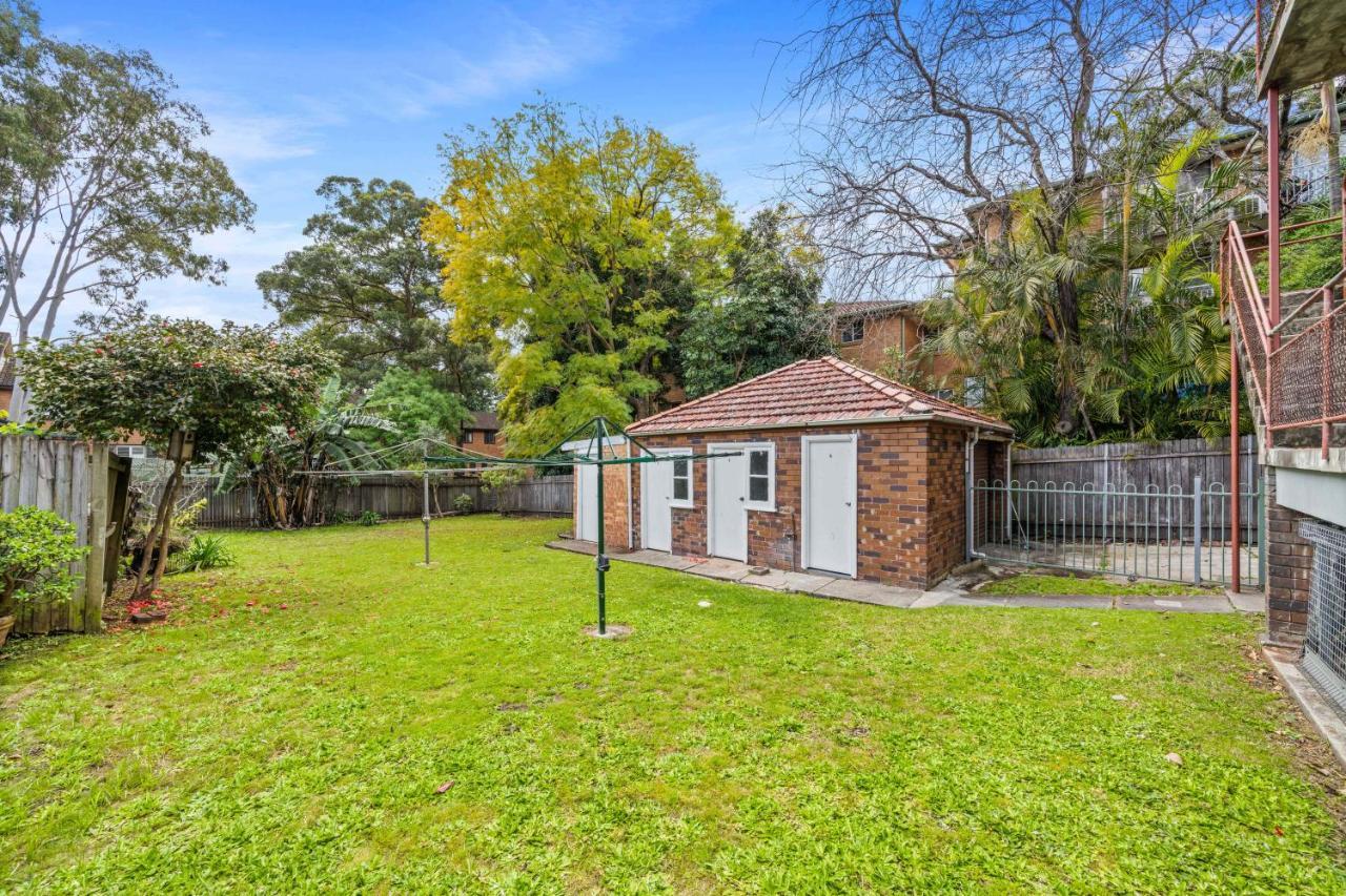 Burwood New 2 Bedroom 2 Bathroom Apartment シドニー エクステリア 写真