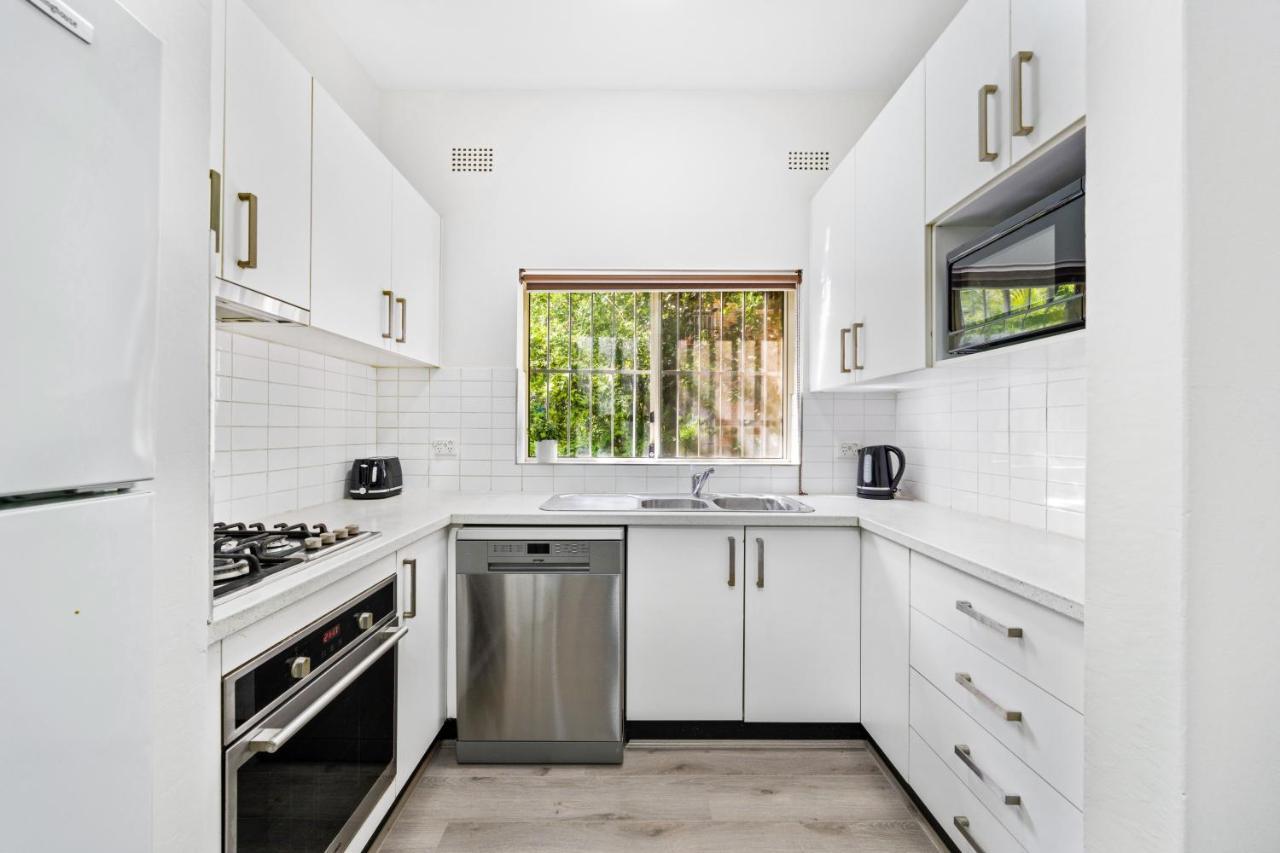 Burwood New 2 Bedroom 2 Bathroom Apartment シドニー エクステリア 写真