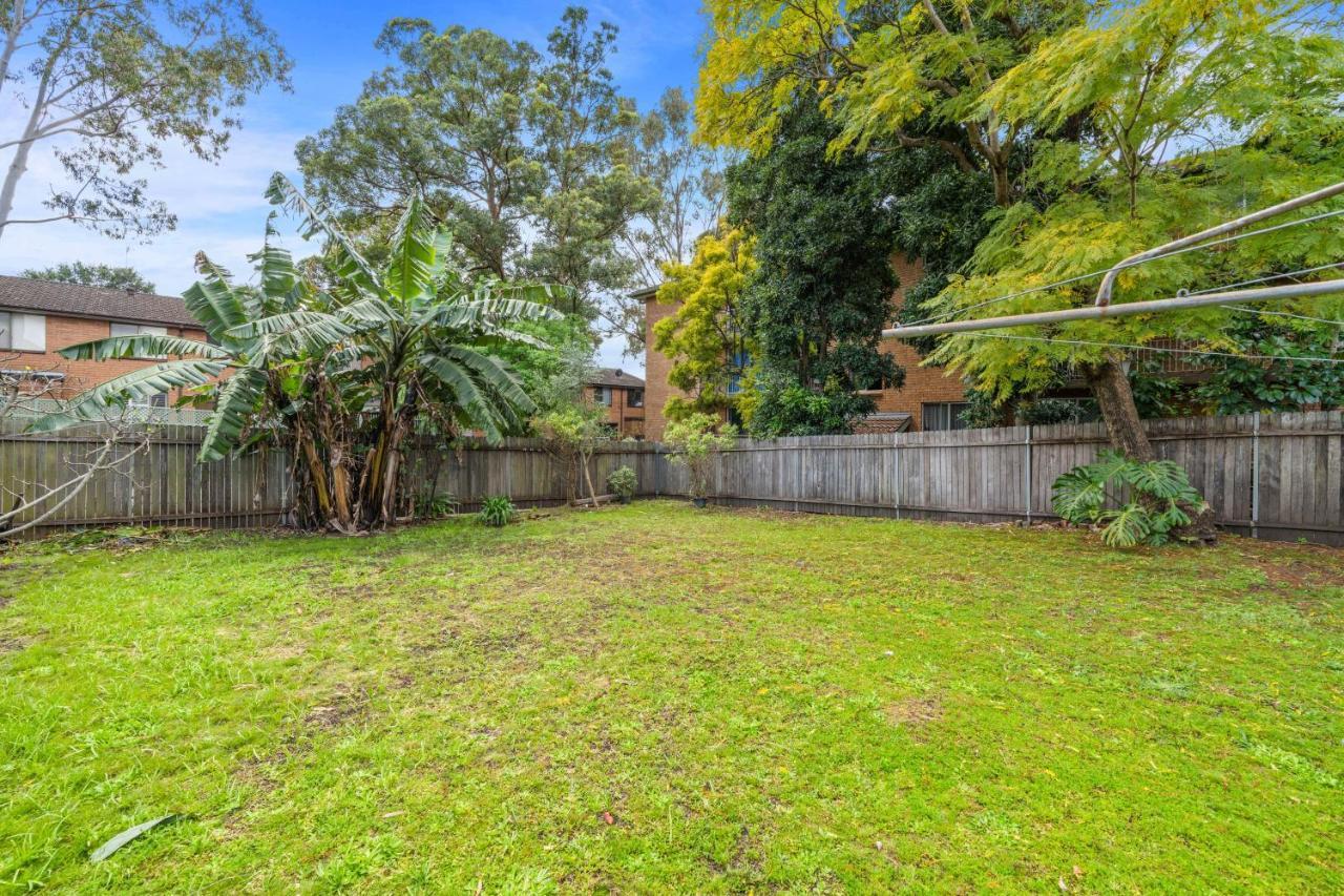 Burwood New 2 Bedroom 2 Bathroom Apartment シドニー エクステリア 写真