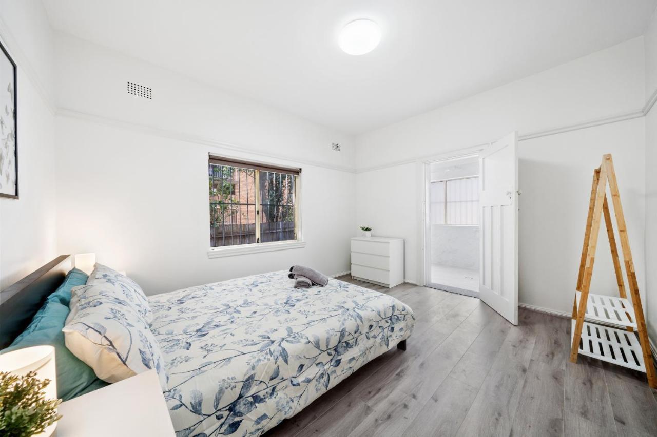 Burwood New 2 Bedroom 2 Bathroom Apartment シドニー エクステリア 写真